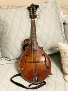 MD515 Mandolin – Used, Excellent Condition, Hard Case Included